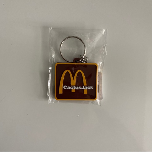 Travis Scott x McDonald’s Brown & Yellow Keychain - Picture 1 of 2
